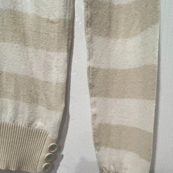 Worn Once! Classic Timeless Sweater with Turquise Details Size Small - Picture 4 of 5